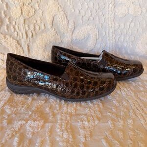 Easy Street Dark Brown Croc Patent Slip-On Loafers #518